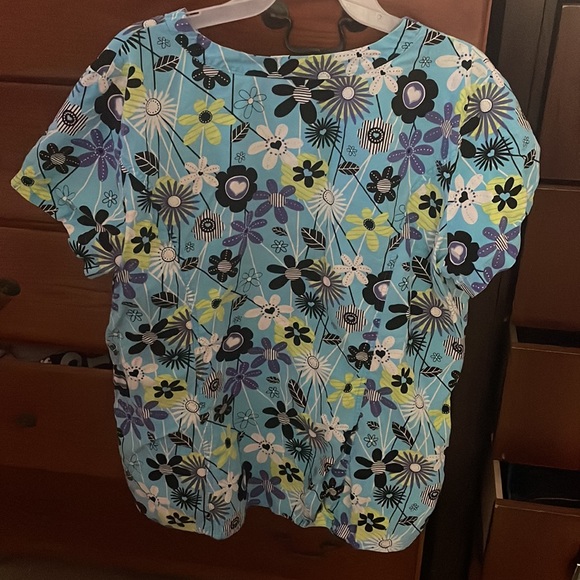 2XL peaches scrub top - Picture 3 of 3